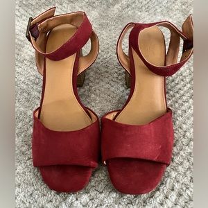 Universal Thread Wine Heels Size 9